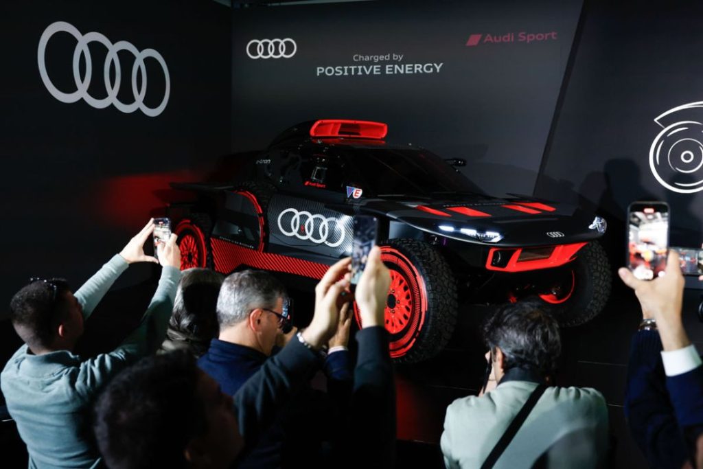 CARLOS SAINZ AUDI DAKAR 6 Motor16