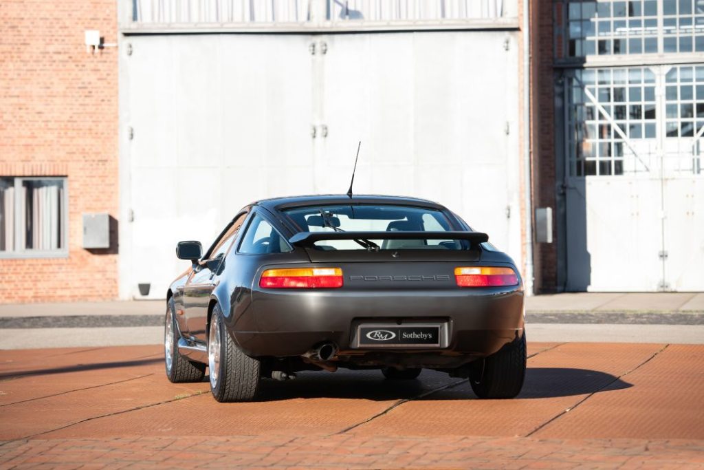 Porsche 928 GT Flachbau 1989 6 Motor16