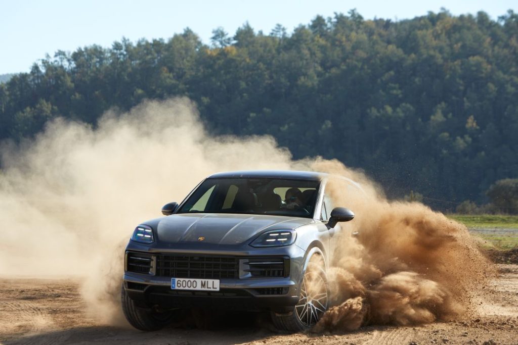 Porsche Cayenne S 33 Motor16