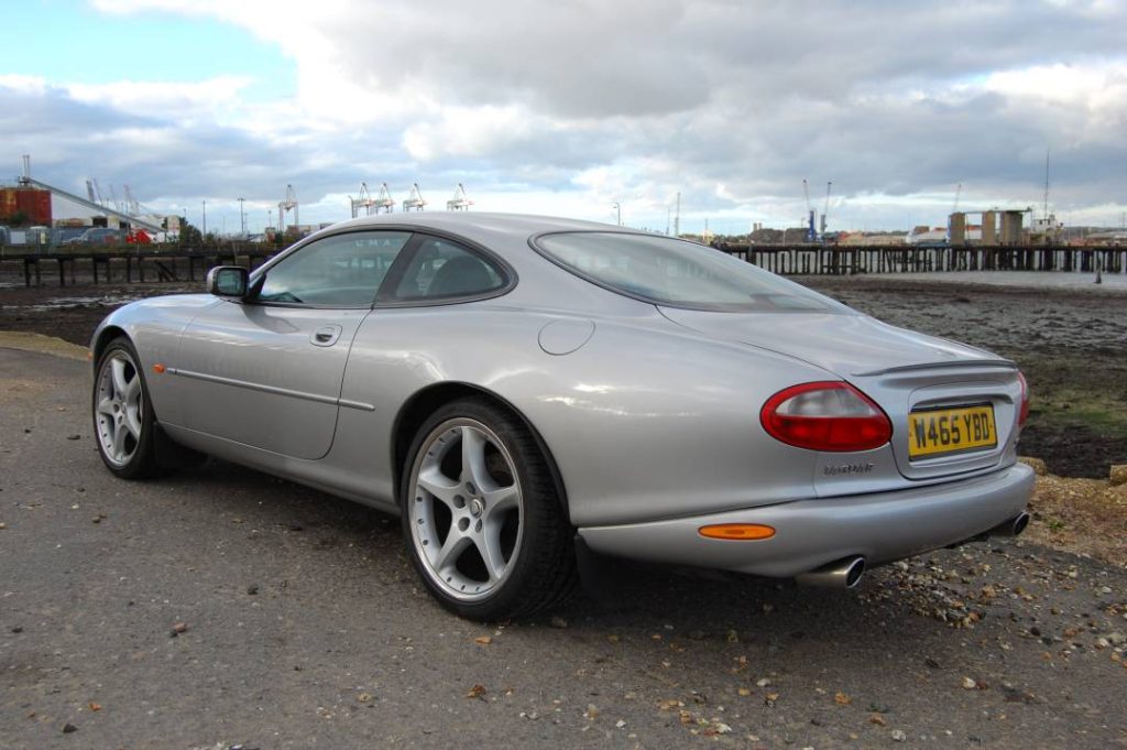 coches clasicos Jaguar xkr Motor16