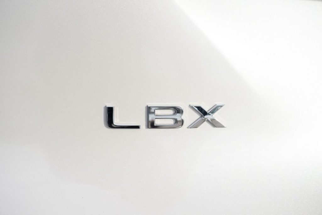 lexus lbxrelax sonic quartz detail 037 Motor16