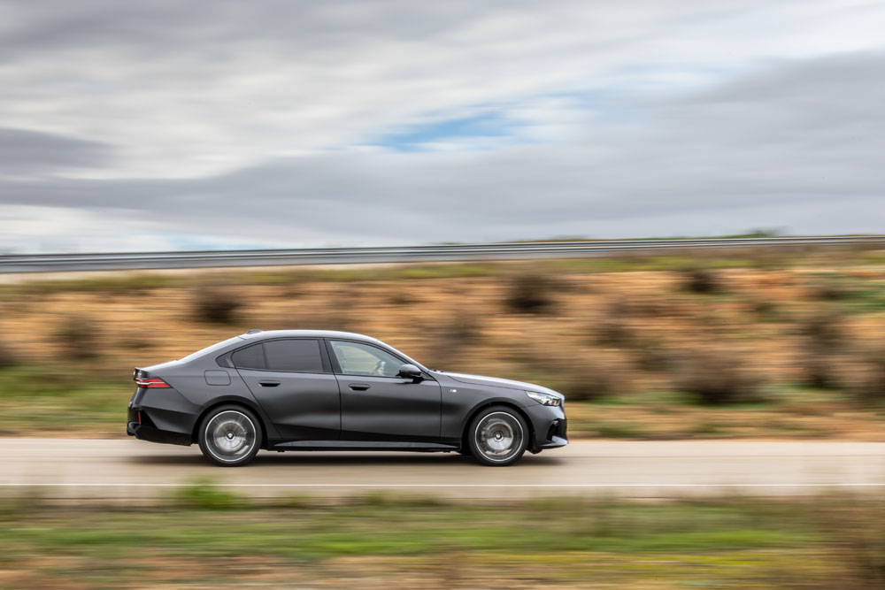 2024 BMW 520d. Prueba. Imagen barrido.