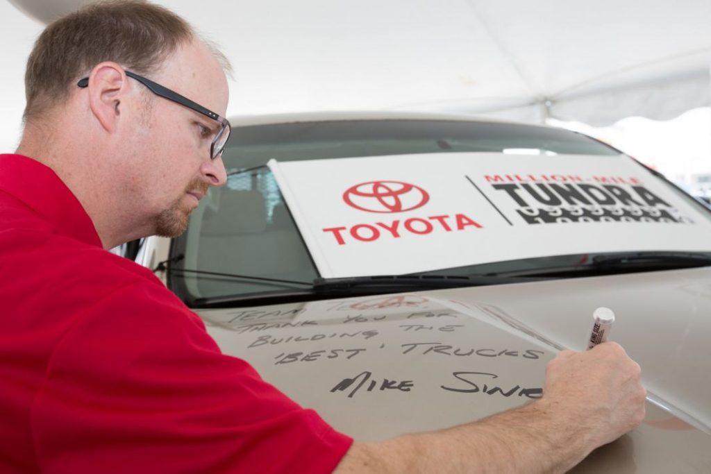 2024 Toyota Tundra millón millas. Imagen detalle.