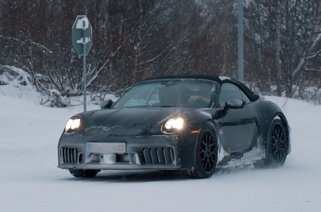 Porsche 992 convertible facelift 1 Motor16