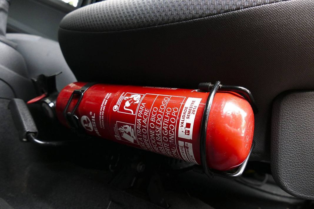 Debería llevar un extintor en el coche?
