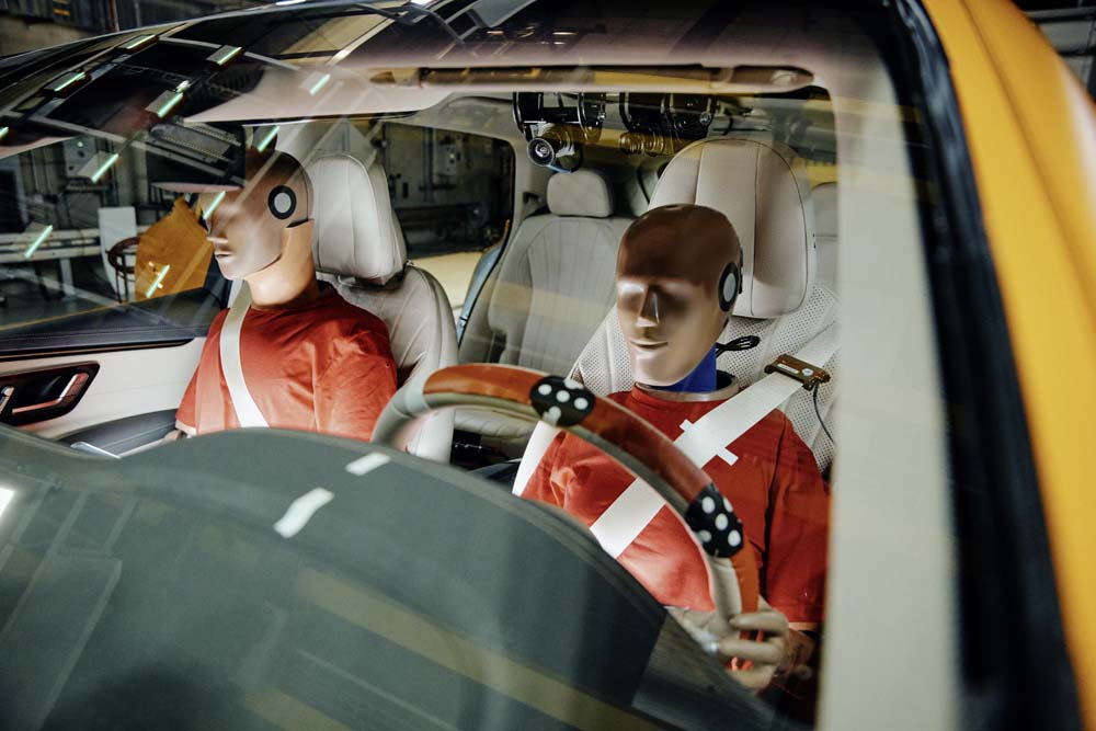 Dummies o maniquíes empleados por Mercedes en sus pruebas de choque.