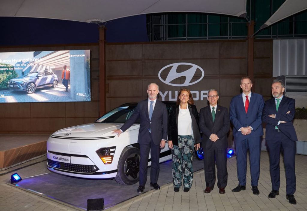 HYUNDAI KONA COCHE DEL ANO 1 Motor16