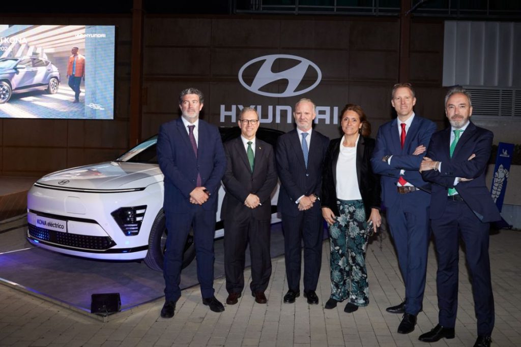HYUNDAI KONA COCHE DEL ANO 2 Motor16