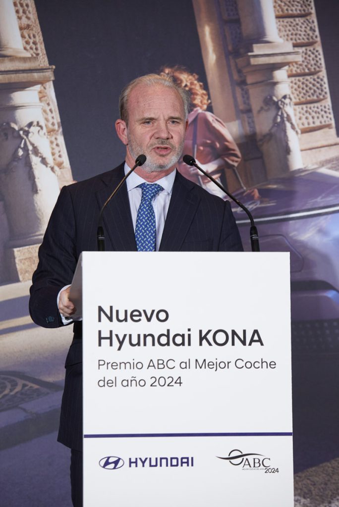 HYUNDAI KONA COCHE DEL ANO 5 Motor16