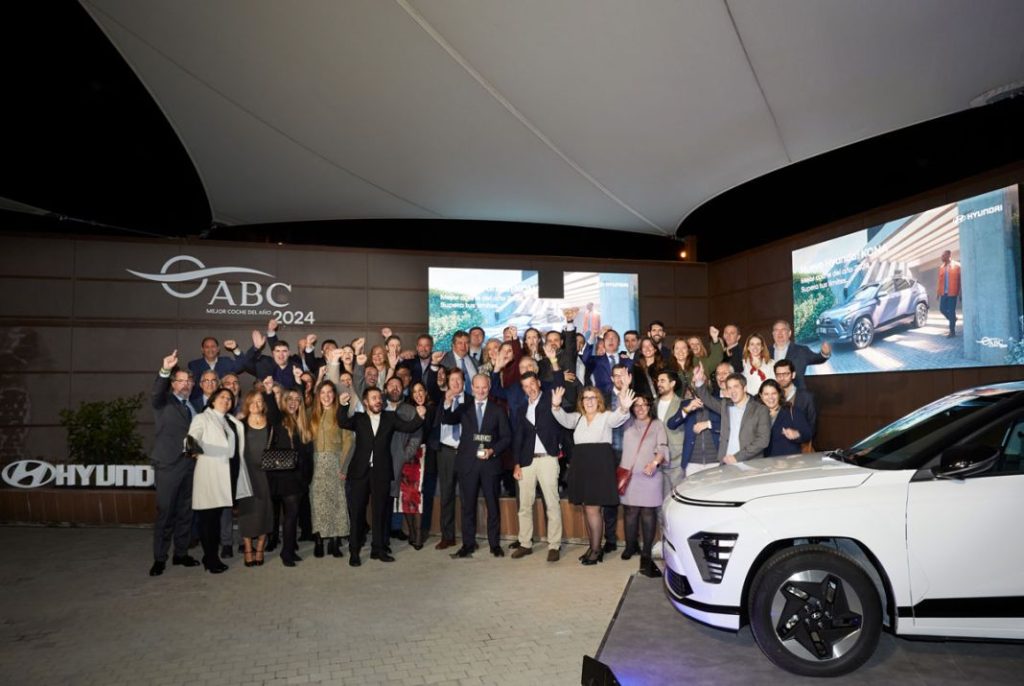 HYUNDAI KONA COCHE DEL ANO 8 Motor16