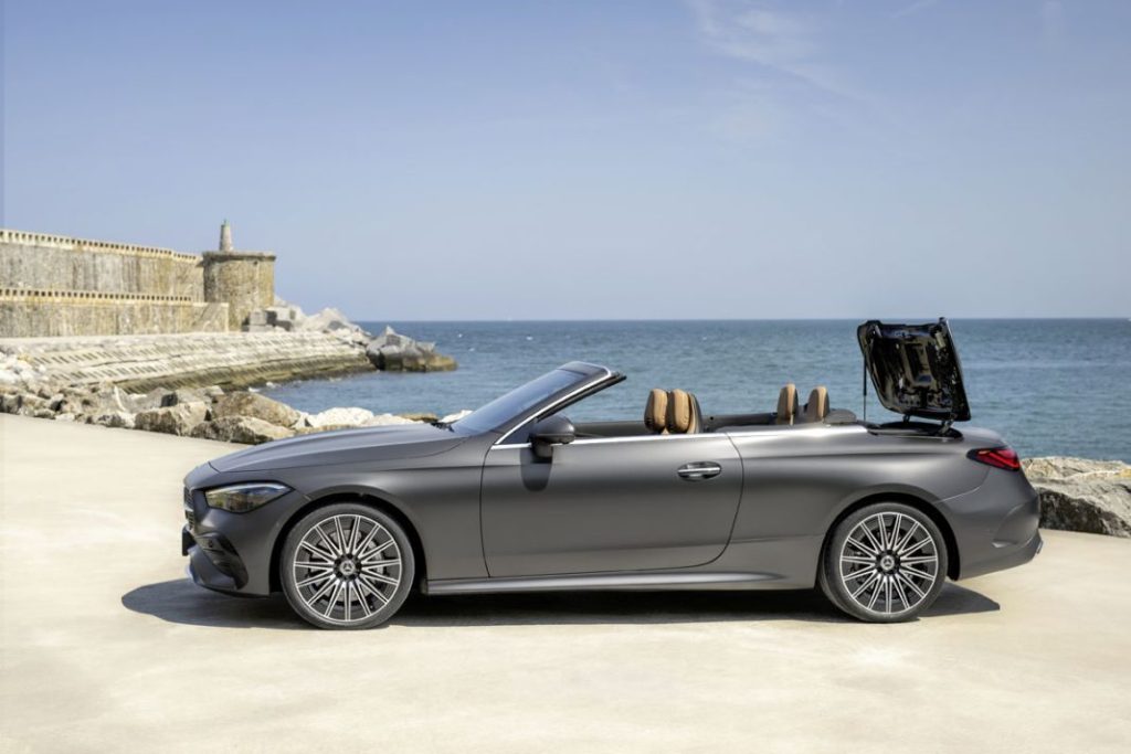 MERCEDES CLE CABRIO 18 Motor16