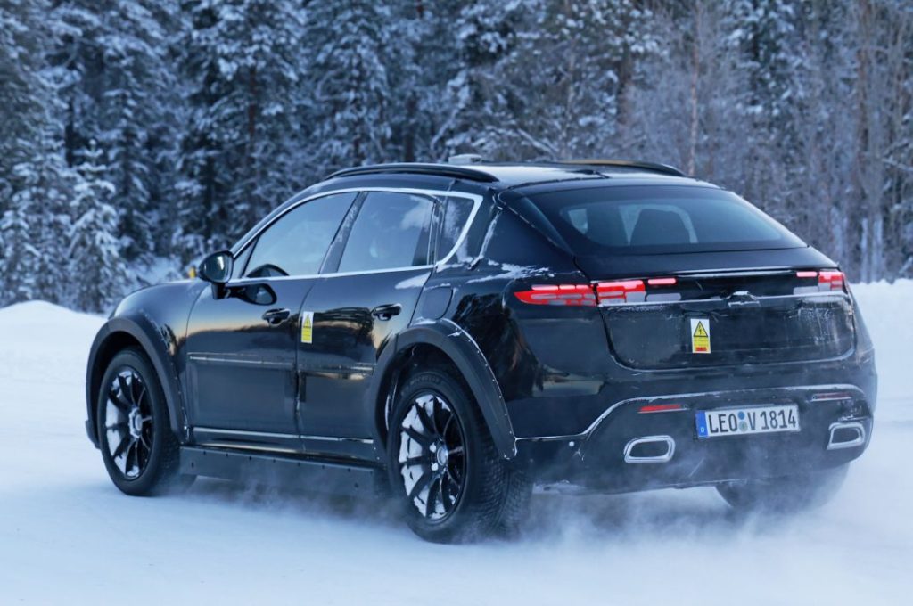 Porsche Cayenne EV mule 10 Motor16