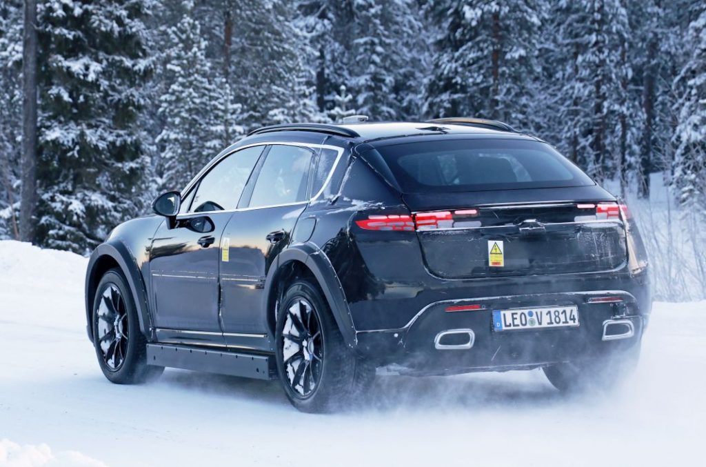 Porsche Cayenne EV mule 12 Motor16