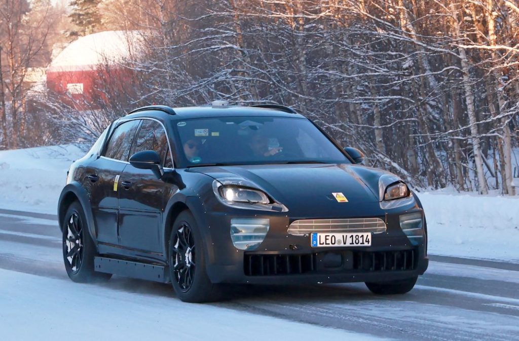 Porsche Cayenne EV mule 15 Motor16