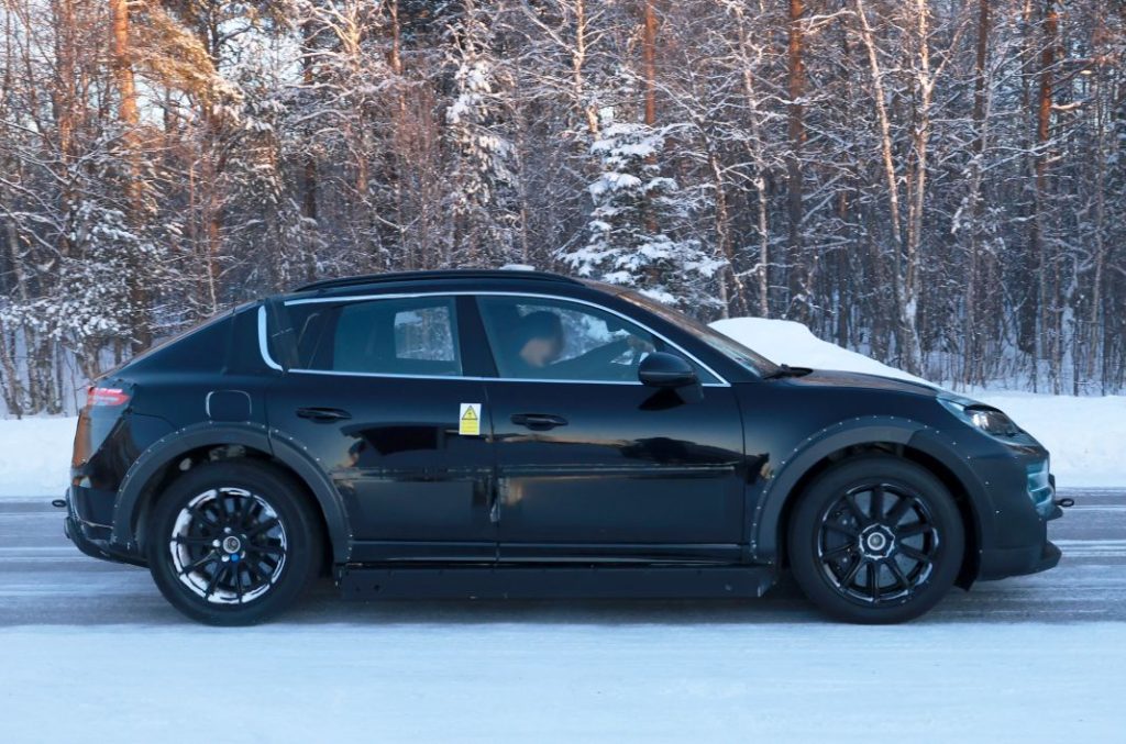 Porsche Cayenne EV mule 19 Motor16