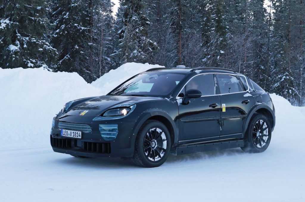 Porsche Cayenne EV mule 2 Motor16