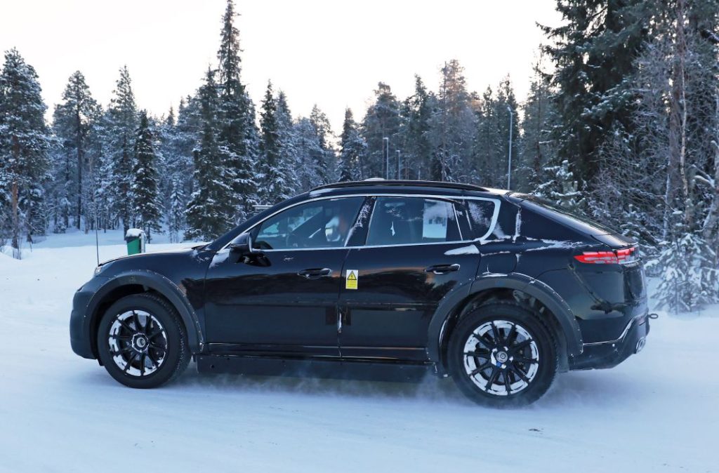 Porsche Cayenne EV mule 7 Motor16