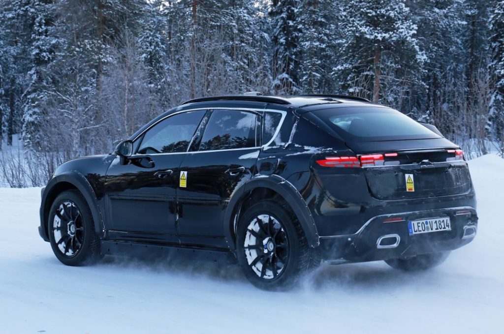 Porsche Cayenne EV mule 8 Motor16