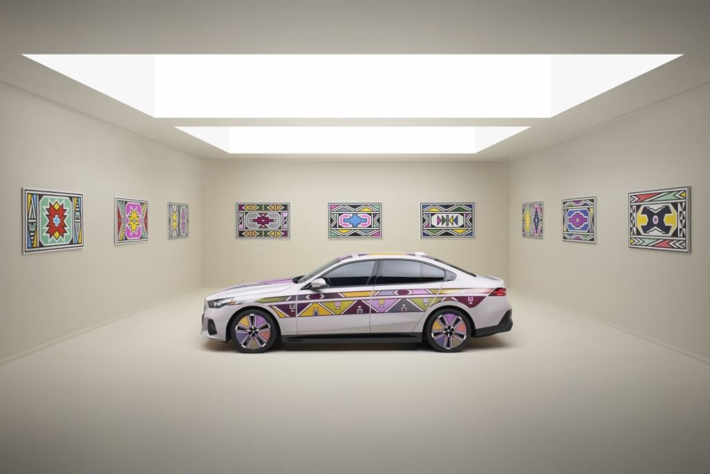 BMW i5 art car Flow NOSTOKANA 7 1 Motor16