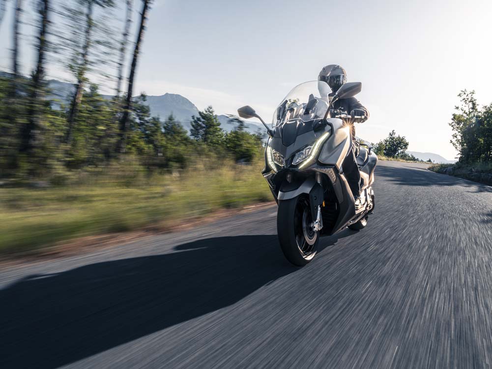 Kymco AK 550 Premium 19 Motor16
