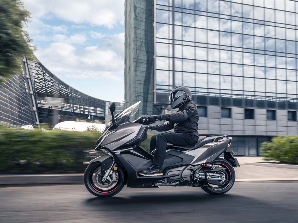 Kymco AK 550 Premium 31 Motor16