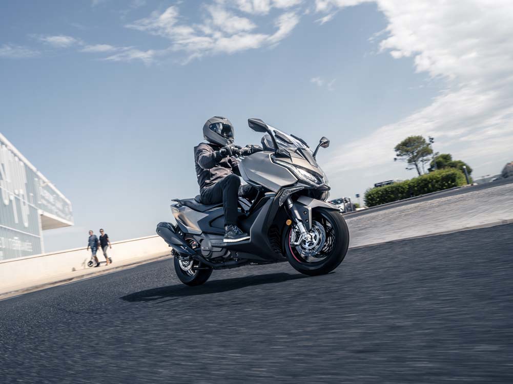 Kymco AK 550 Premium 35 Motor16