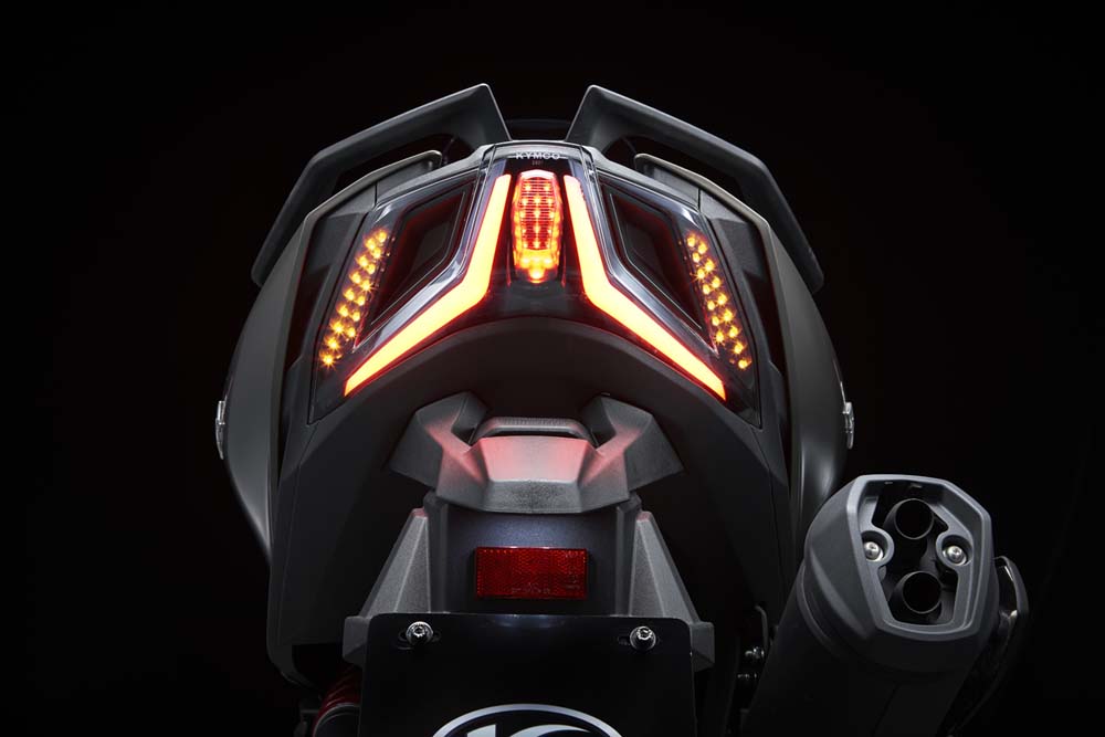 Kymco AK 550 Premium 50 Motor16