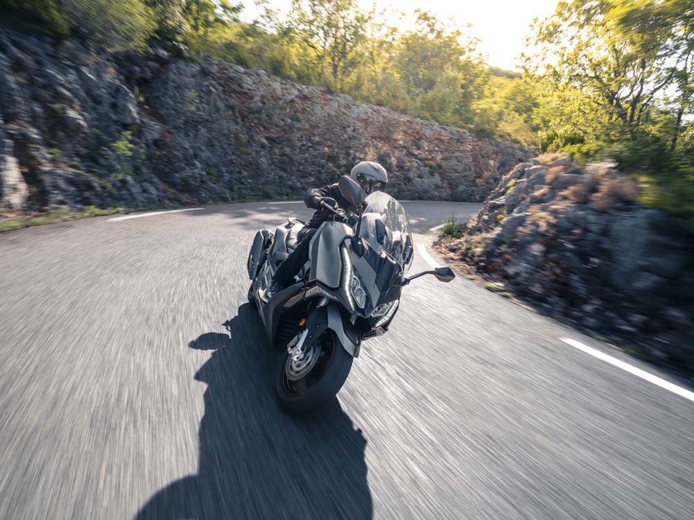 Kymco AK 550 Premium 6 Motor16