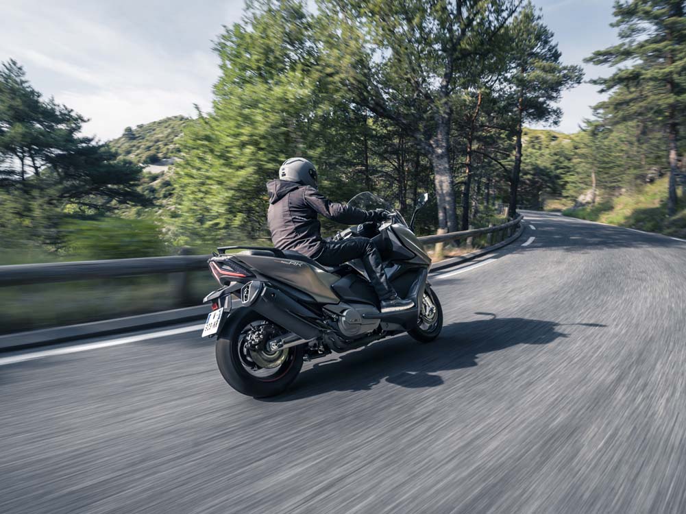 Kymco AK 550 Premium 9 Motor16