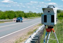 El operario de mantenimiento que se va de la lengua y destapa el truco infalible para que no te pille ningún radar de velocidad