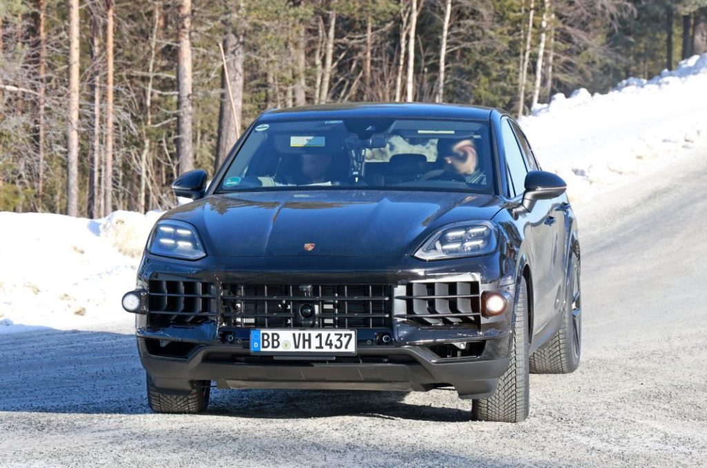 Porsche Cayenne Coupe 2026 1 Motor16