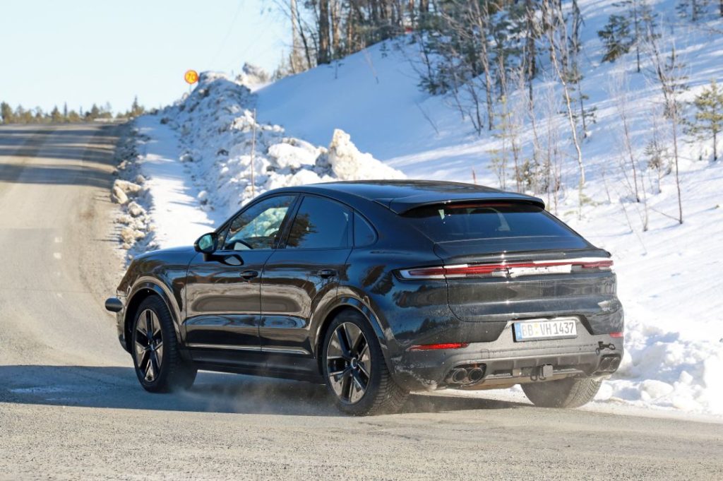 Porsche Cayenne Coupe 2026 18 Motor16