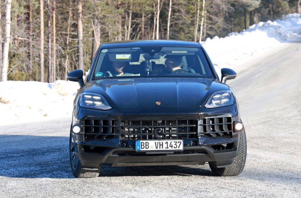 Porsche Cayenne Coupe 2026 3 Motor16