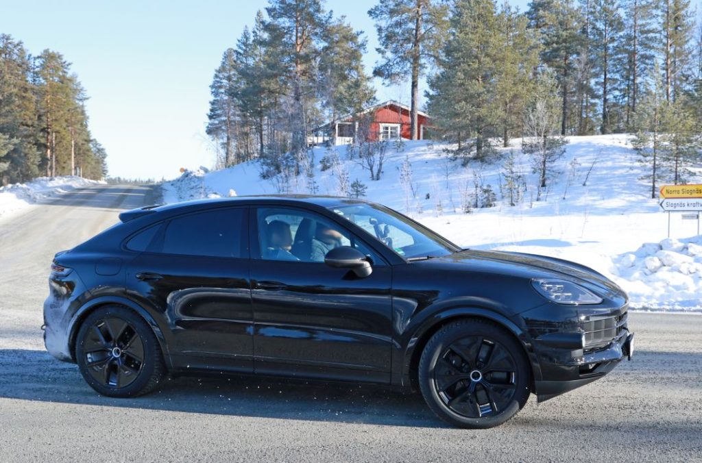 Porsche Cayenne Coupe 2026 8 Motor16