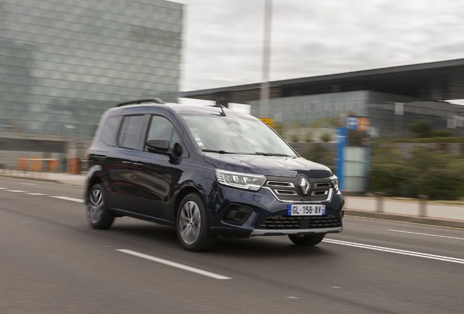2023 renault kangoo e tech combi 9 1 edited Motor16
