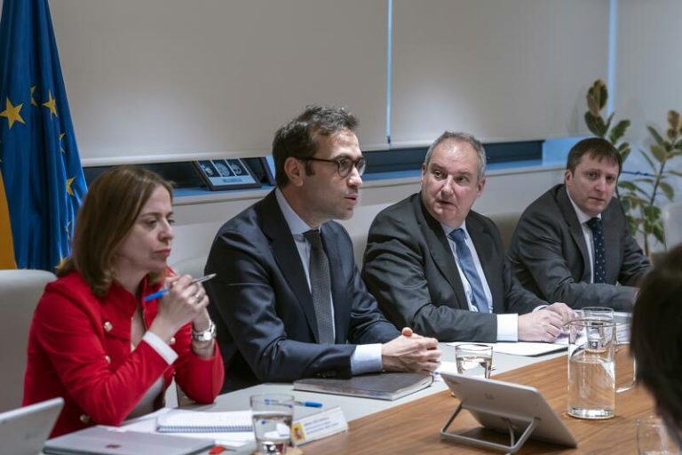 El Gobierno está del lado del sector automovilístico ante los los aranceles de Estados Unidos