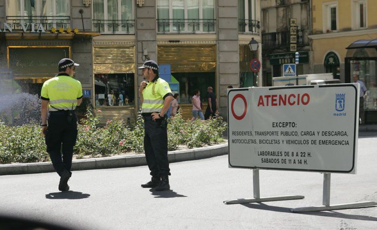 ¿Los agentes de movilidad de Madrid pueden multar?
