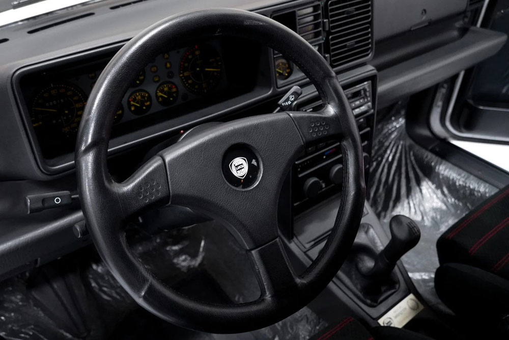 1992 Lancia Delta Integrale Martini 5 Evoluzione 14 Motor16