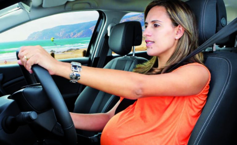 Puedo conducir cinturón de seguridad en la última etapa del embarazo? - Motor16