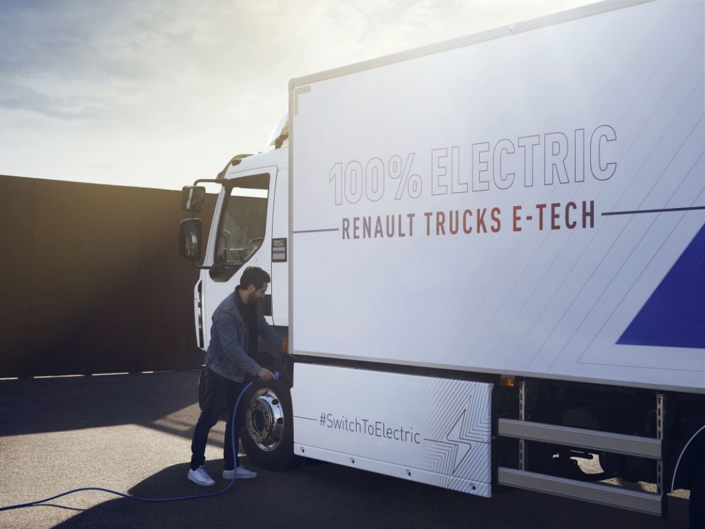 Renault Trucks E-TECH cargador embarcado.