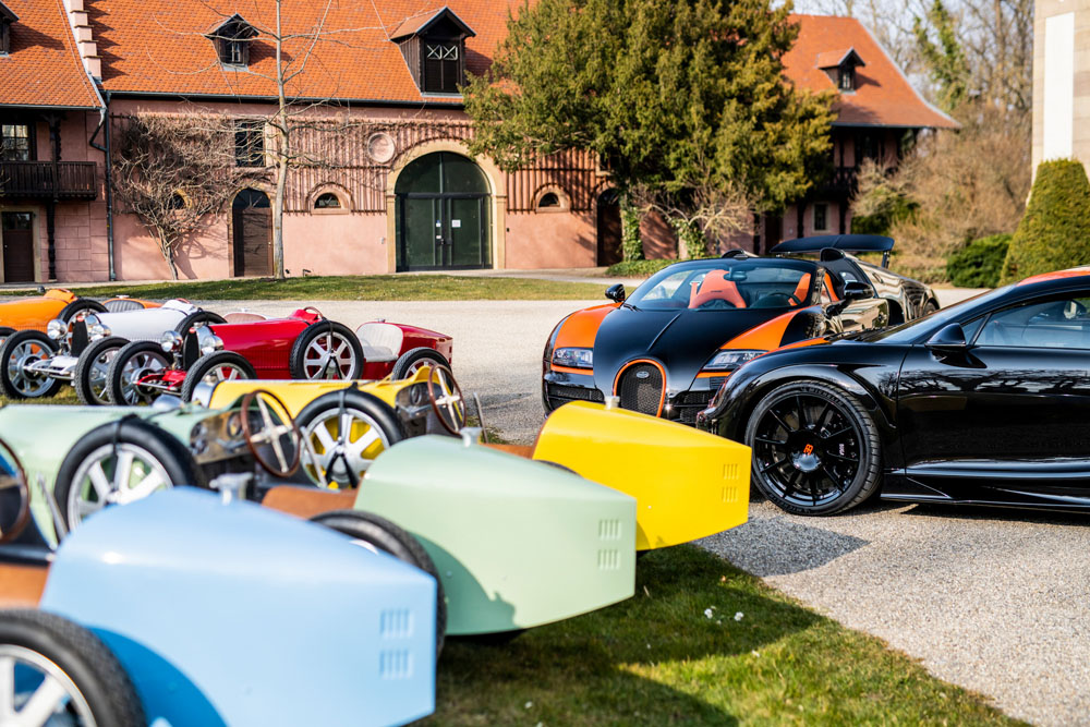 2022 Bugatti Baby II, Bugatti Chiron y Bugatti Veyron.