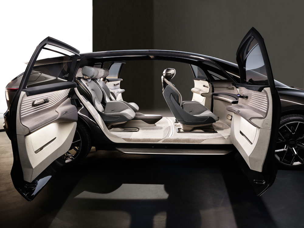 2022 Audi urbansphere concept. Estudio interior