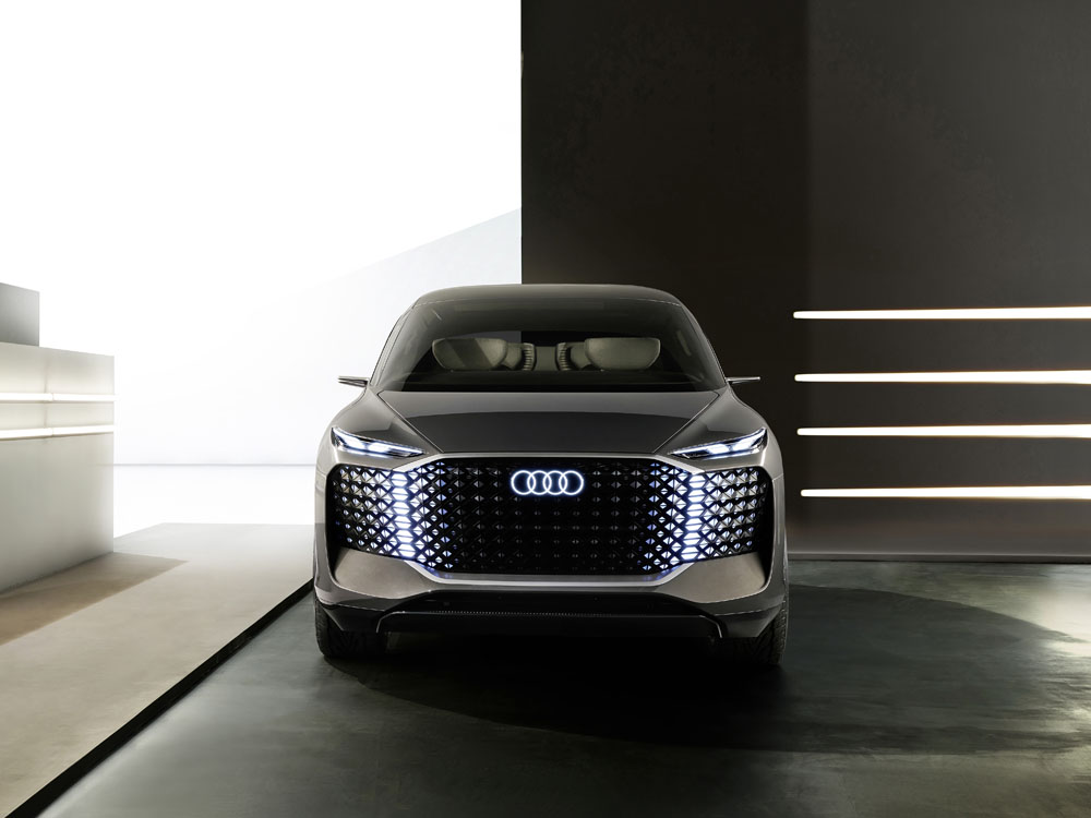 Audi 2022 Urban Sphere Concept. Study.  Frontal.