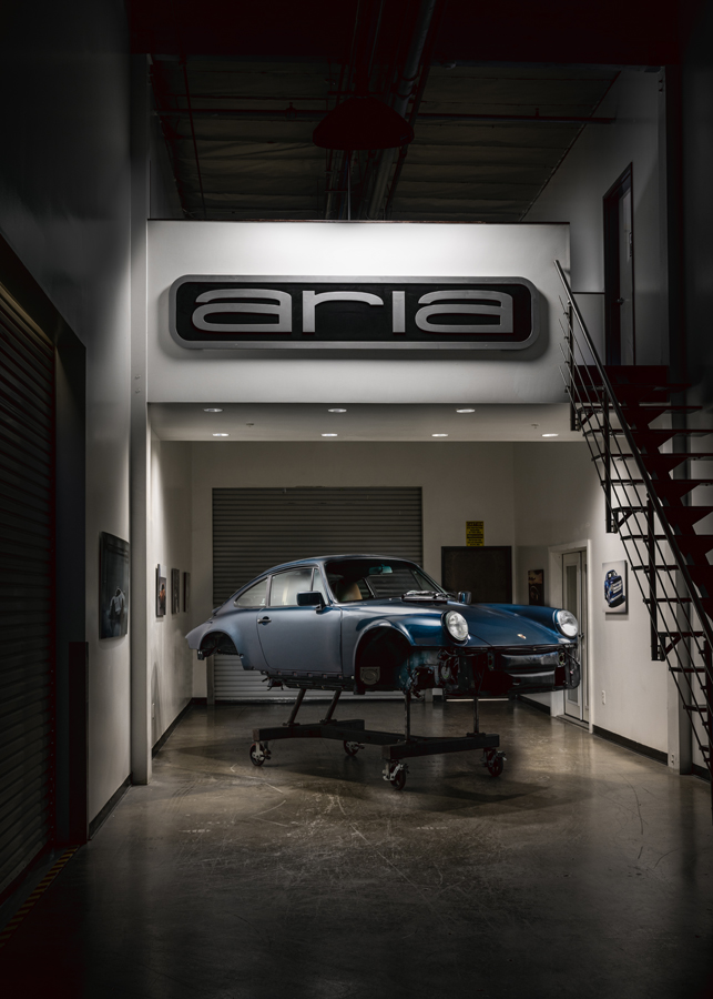 El Porsche en la sede de Aria
