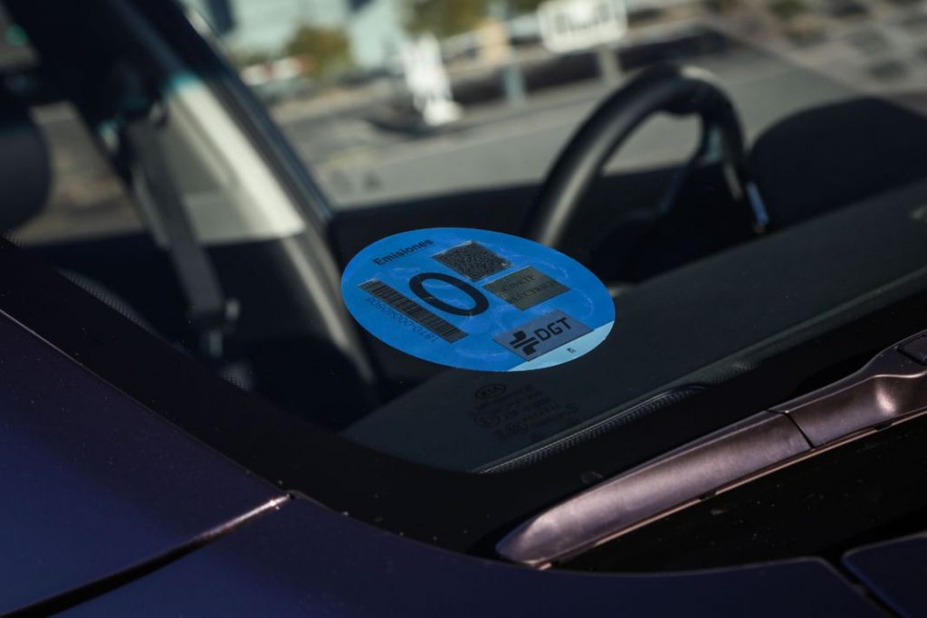 Los coches eléctricos cuentan con la etiqueta 0 de la DGT.