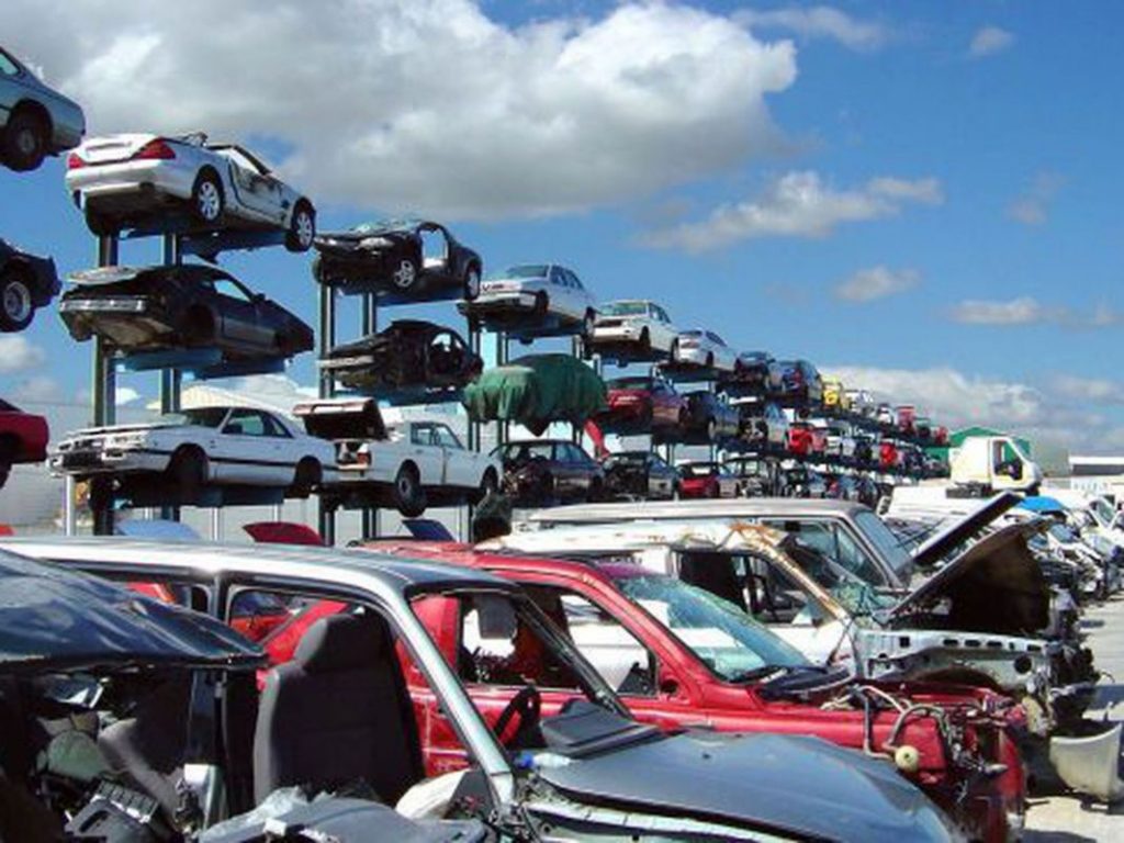 En Europa seis millones de coches se desguazan cada año.