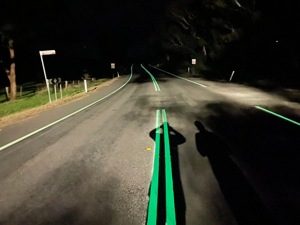 2022 Australia lineas carretera luminiscentes 3 1 Motor16