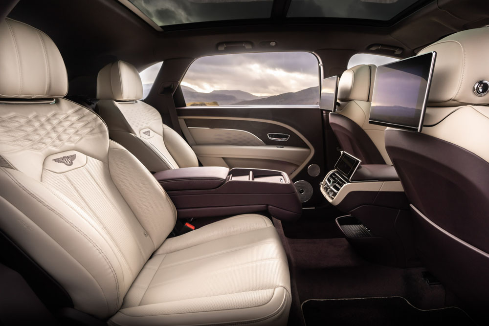 2022 Bentley Bentayga EWB. Imagen asientos traseros.