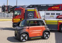 Opel presume del coche de bomberos más pequeño del mundo