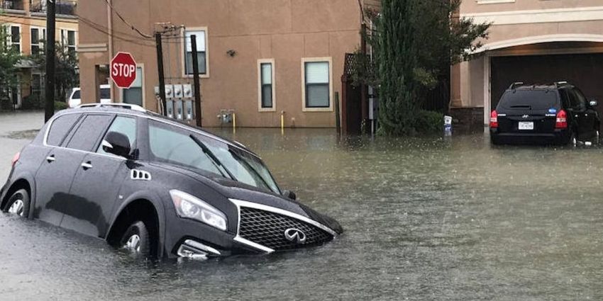 ¿Qué se daña en un coche inundado?